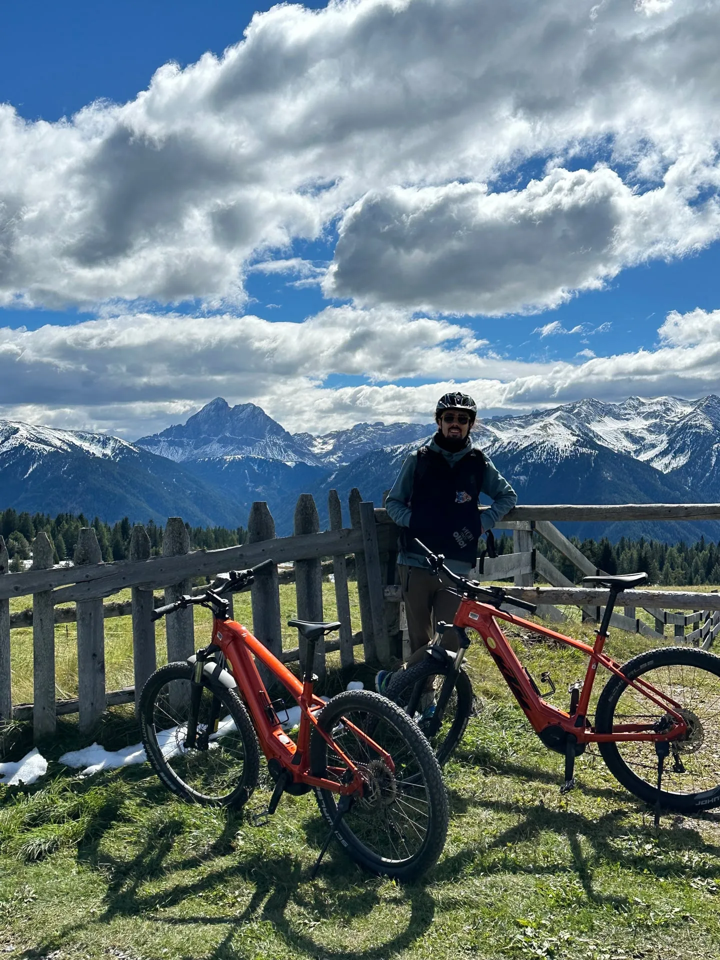 Fabian Klein beim Mountainbiken in den Bergen