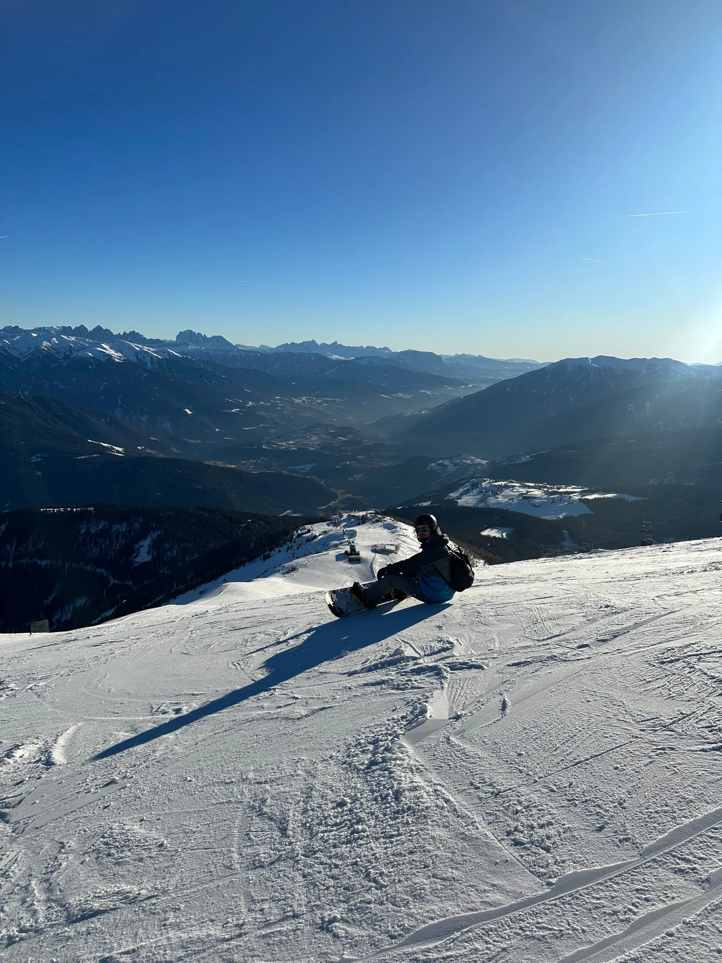 Fabian Klein in einer verschneiten Berglandschaft